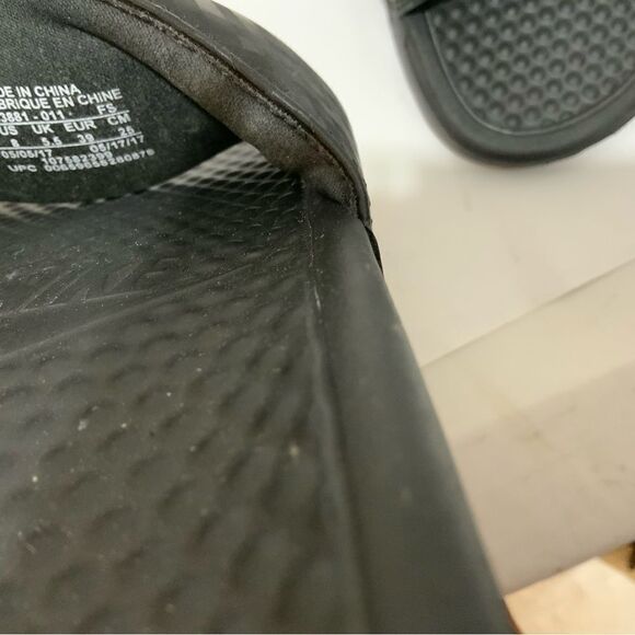 NIKE WOMEN'S BENASSI Slides Slide BLACK WHITE 343881-011 Sz 8 - Picture 7 of 7